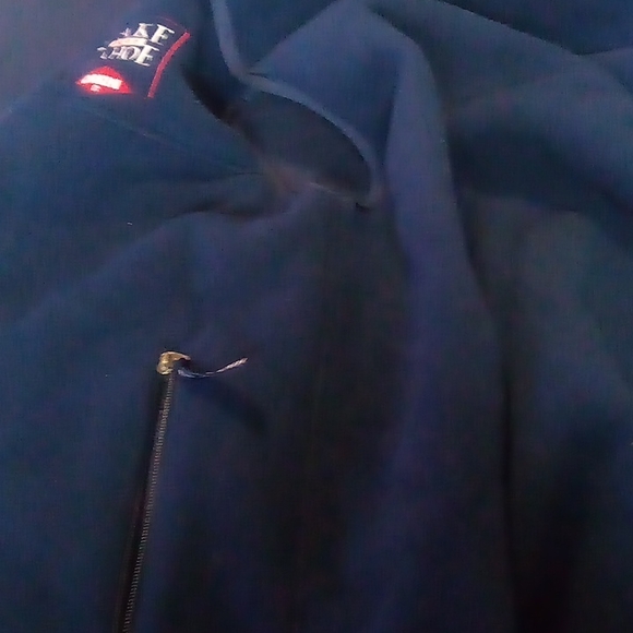 Nice lake Tahoe vest soft clean all zippers work - Picture 3 of 4